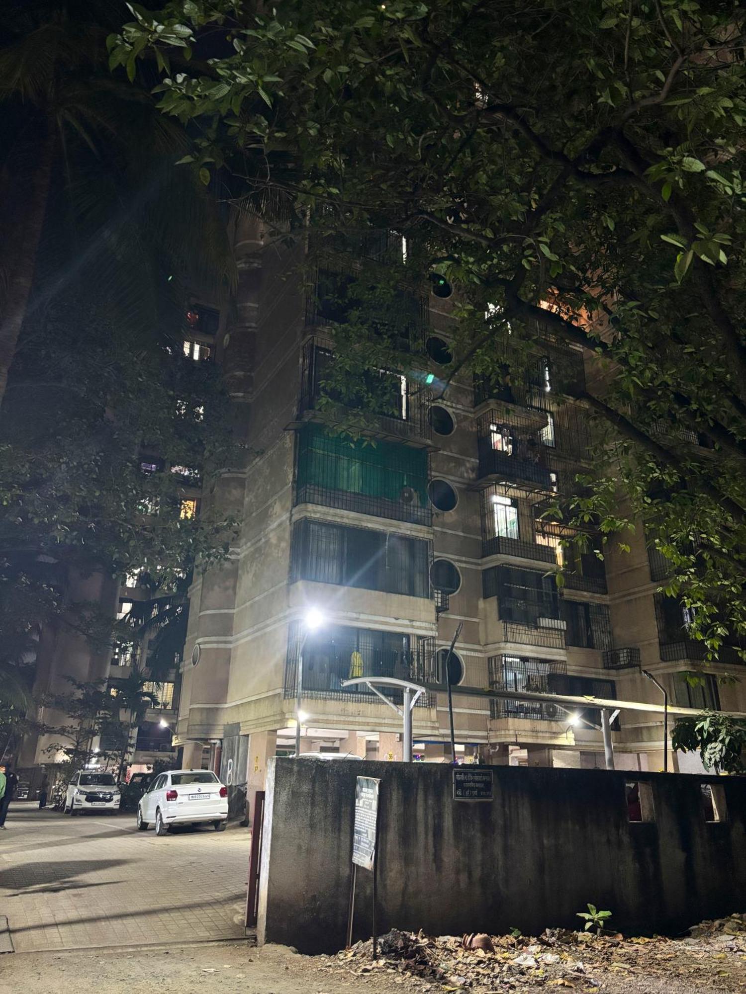 Spacious, Stylish, Upper Floor 3bhk Near Bkc Bombaj