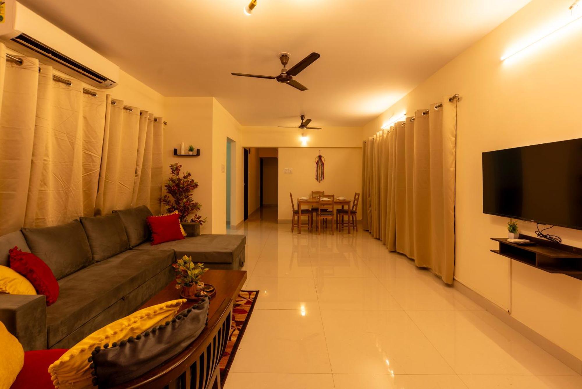 Spacious, Stylish, Upper Floor 3bhk Near Bkc Apartament