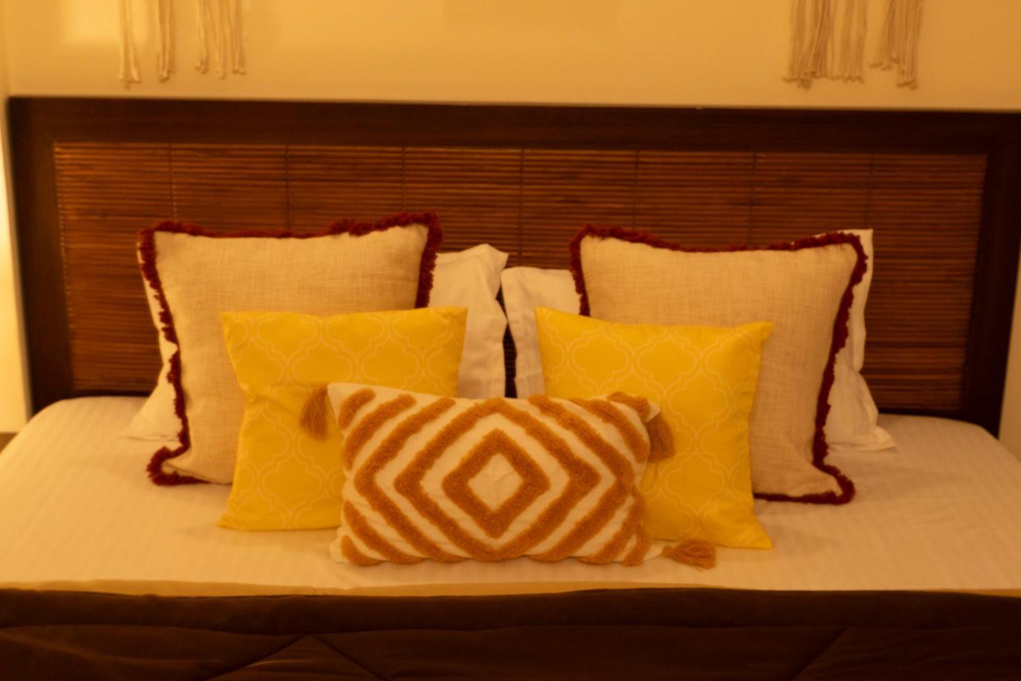 Spacious, Stylish, Upper Floor 3bhk Near Bkc Apartament *