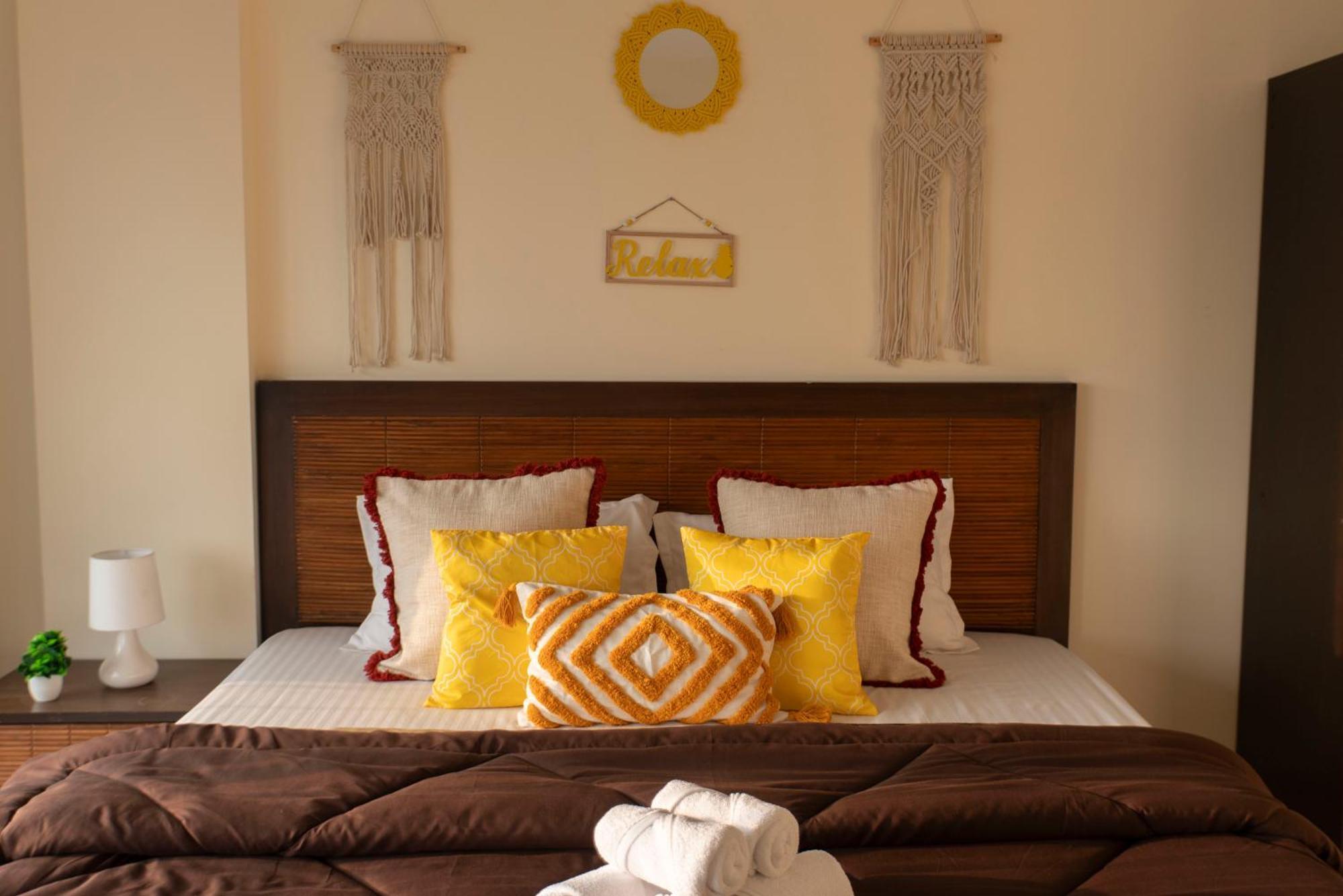 Spacious, Stylish, Upper Floor 3bhk Near Bkc Apartament