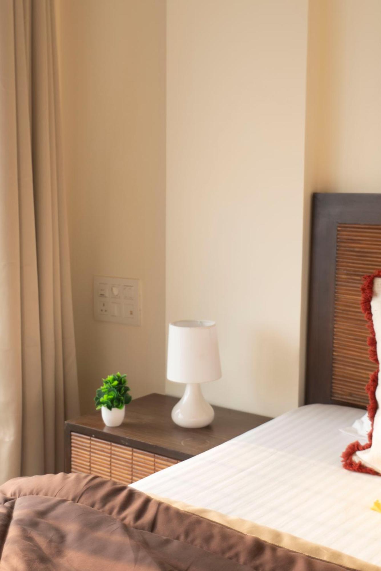 Apartament Spacious, Stylish, Upper Floor 3bhk Near Bkc *