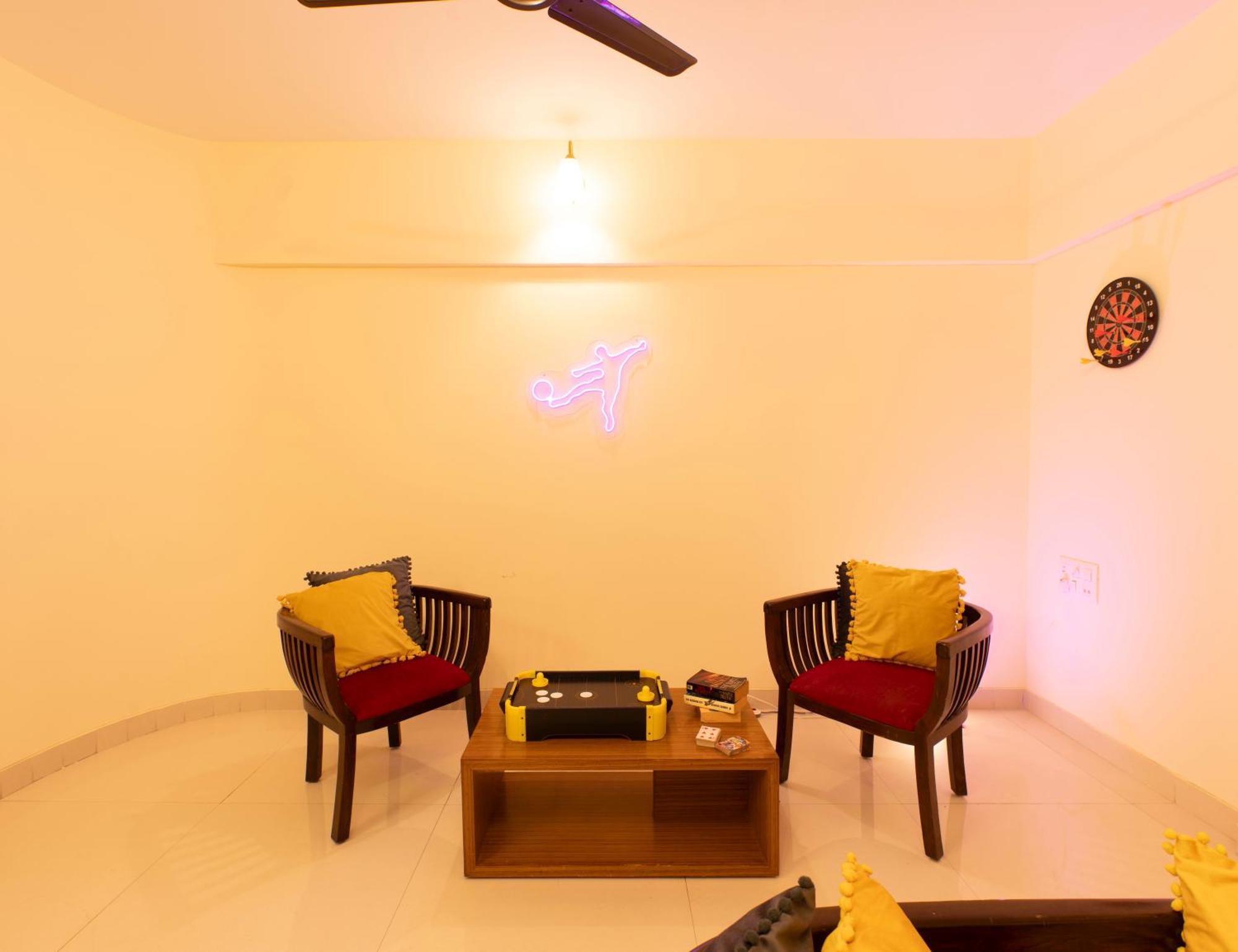 Apartament Spacious, Stylish, Upper Floor 3bhk Near Bkc